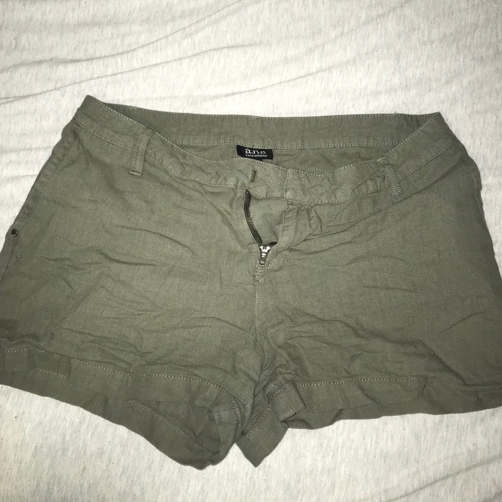 Francesca’s boutique Green shorts